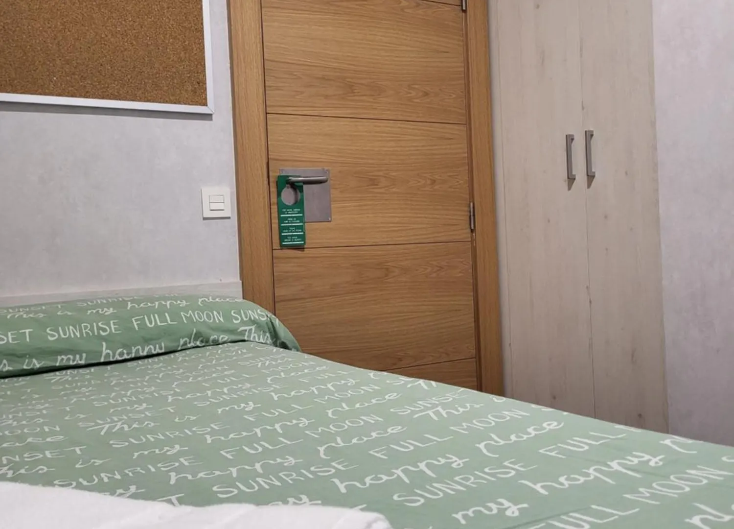 Hostal Albergue Residencia Larraona Pamplona